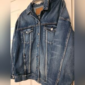 American Eagle Womens Lightly Distressed Oversized Denim Buttondown Jacket SMALL